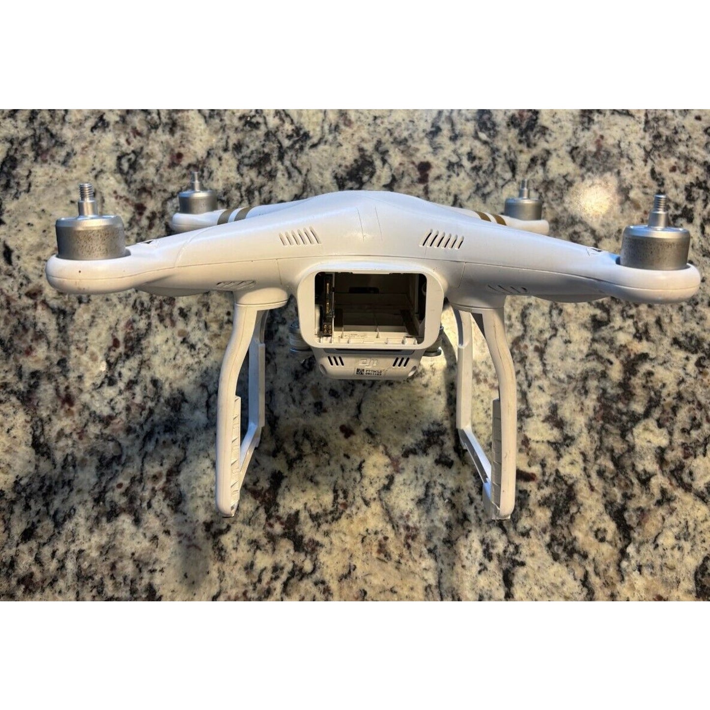 DJI Phantom 3 4K Camera Drone - White W325 Bundle DRONE FOR PARTS - See Photos