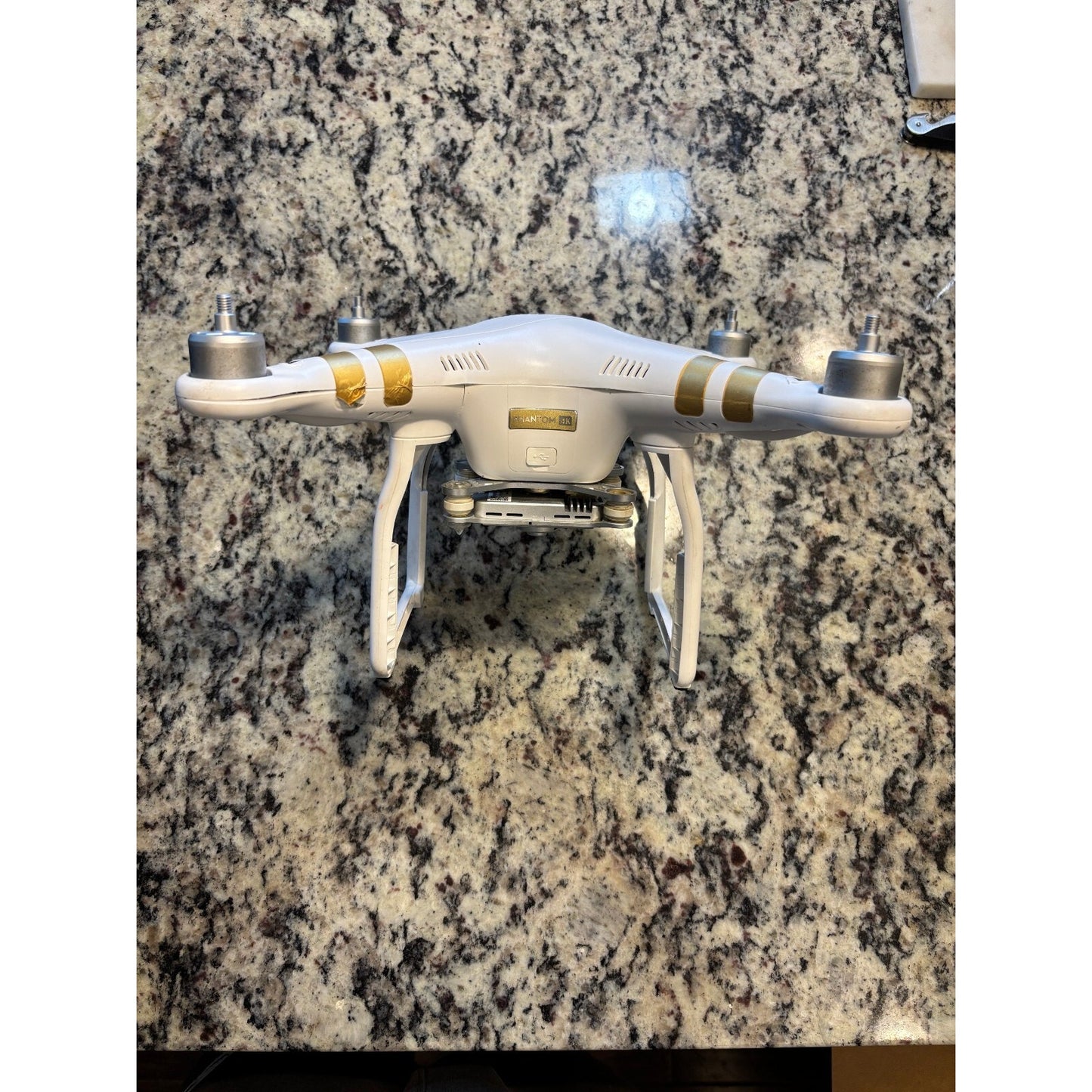 DJI Phantom 3 4K Camera Drone - White W325 Bundle DRONE FOR PARTS - See Photos