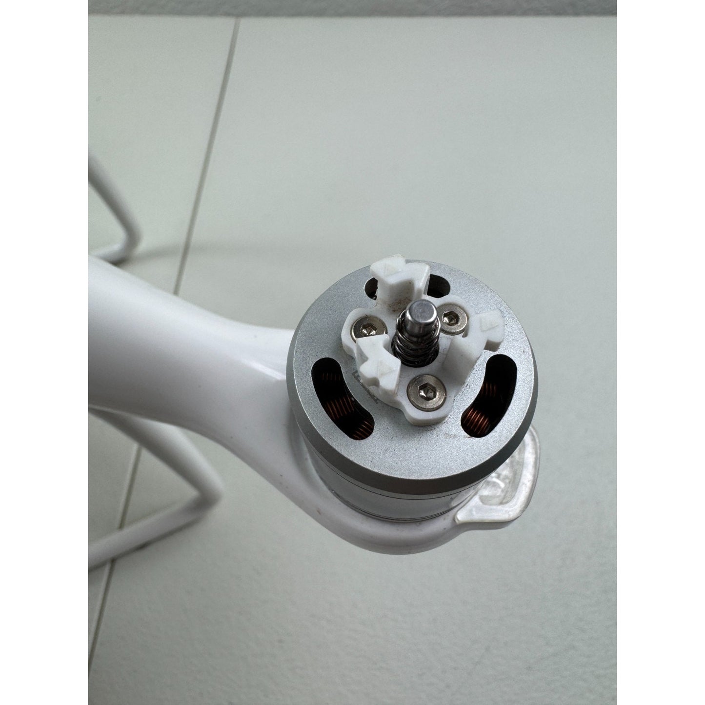 DJI Phantom 4 Pro 4K Camera Drone - White WM331A Bundle DRONE + CAMERA ONLY