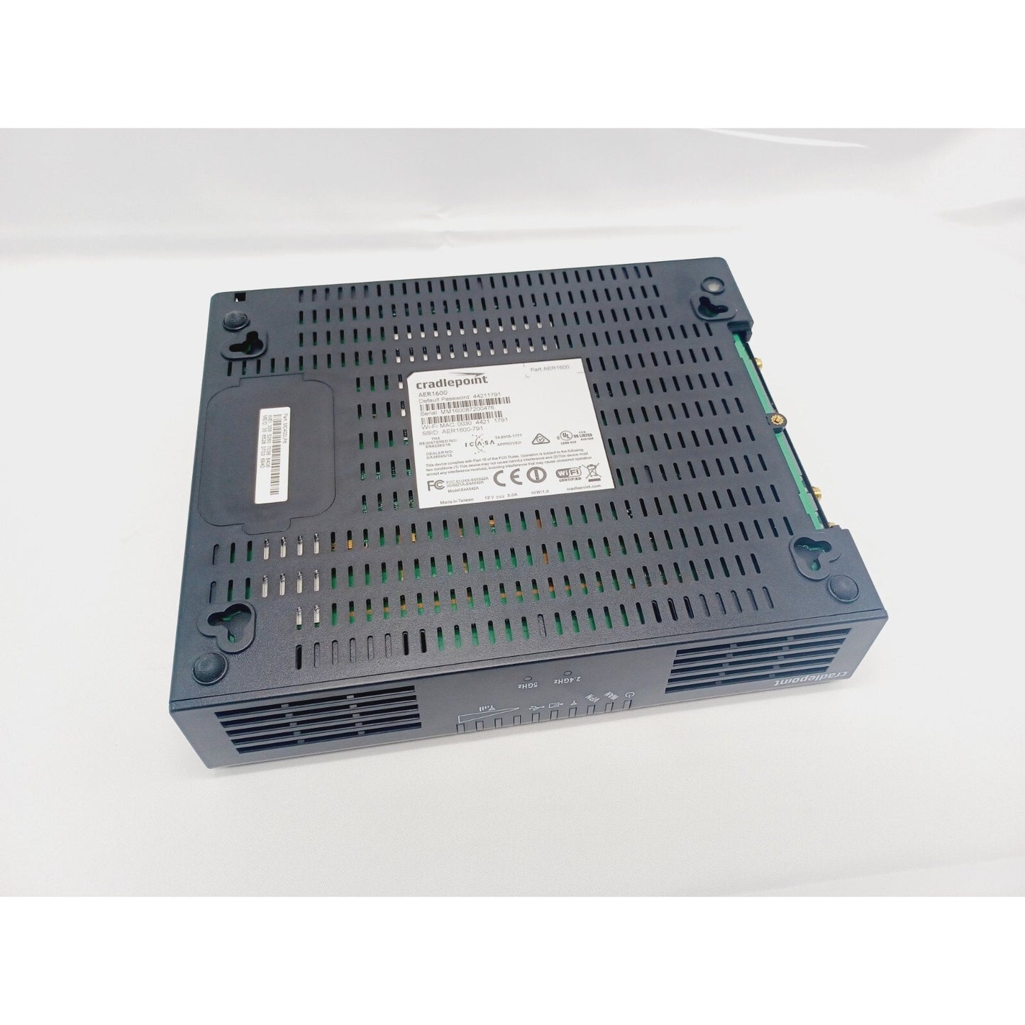 Cradlepoint AER1600LP6 Wireless Router for Verizon AT&T etc w Accessories