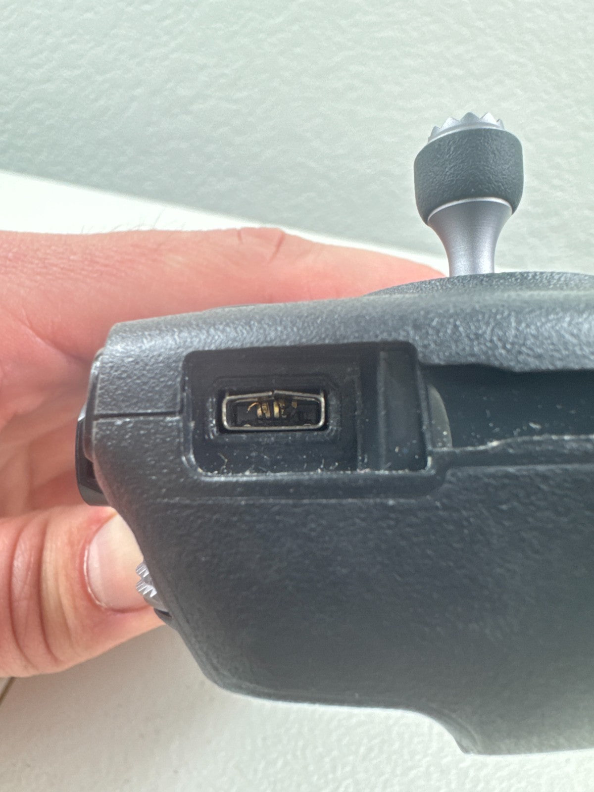 DJI Mavic Pro Remote Controller GL200A – Damaged Micro USB Port – For Parts