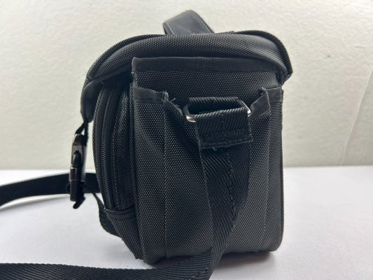 Nikon Black Padded Camera Carry/Shoulder Bag with Adjustable Strap Metal Buckles