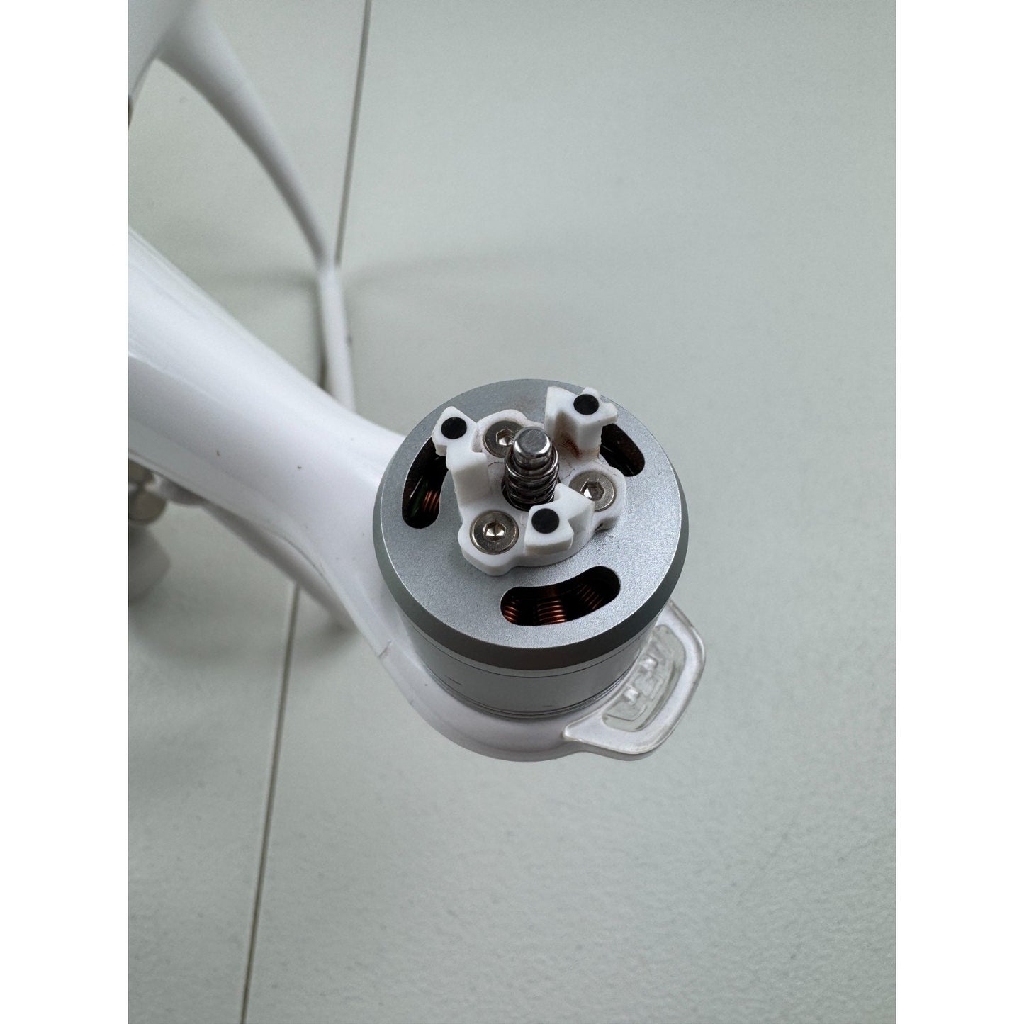 DJI Phantom 4 Pro 4K Camera Drone - White WM331A Bundle DRONE + CAMERA ONLY