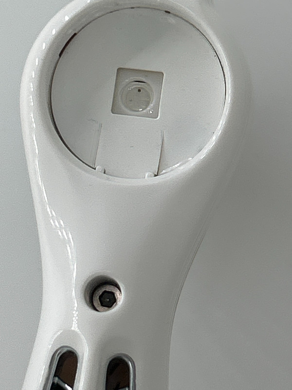 DJI Phantom 4 Pro WM331A 4K Drone Body Only – Cracked Rear Right Leg – No Camera