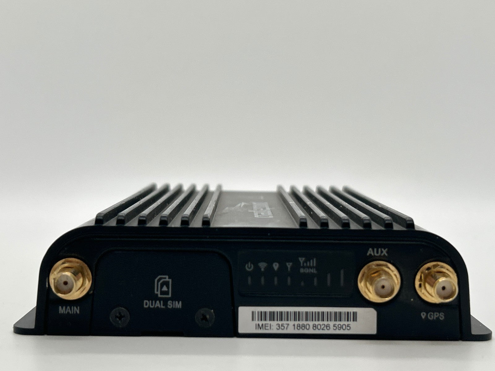Cradlepoint IBR900-600M LTE Router Bundle w/ AC Adapter & Antennas
