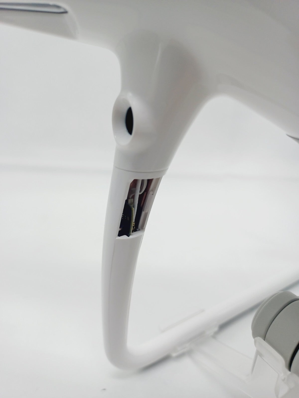 DJI Phantom 4 Pro 4K Camera Drone - White WM331A Bundle DRONE + CAMERA ONLY