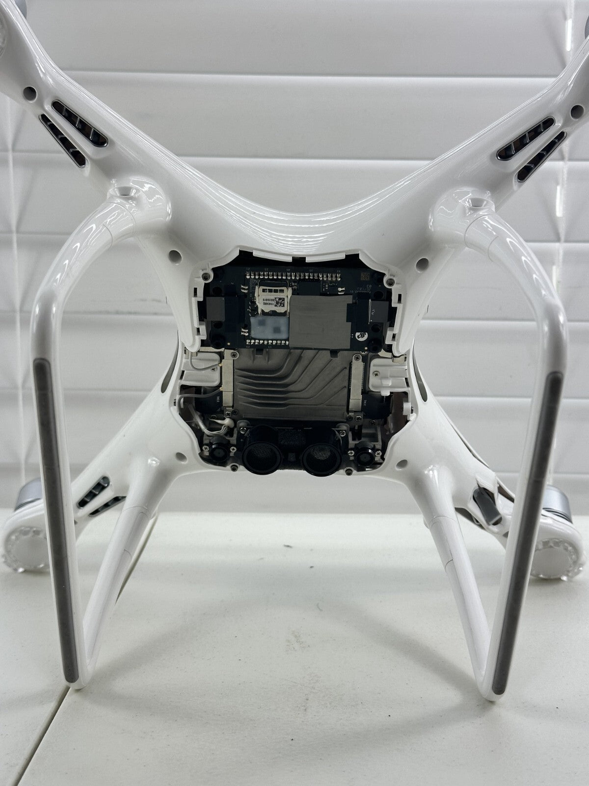 DJI Phantom 4 Pro V2.0 Drone Body (WM331S) – White – No Camera – For Parts
