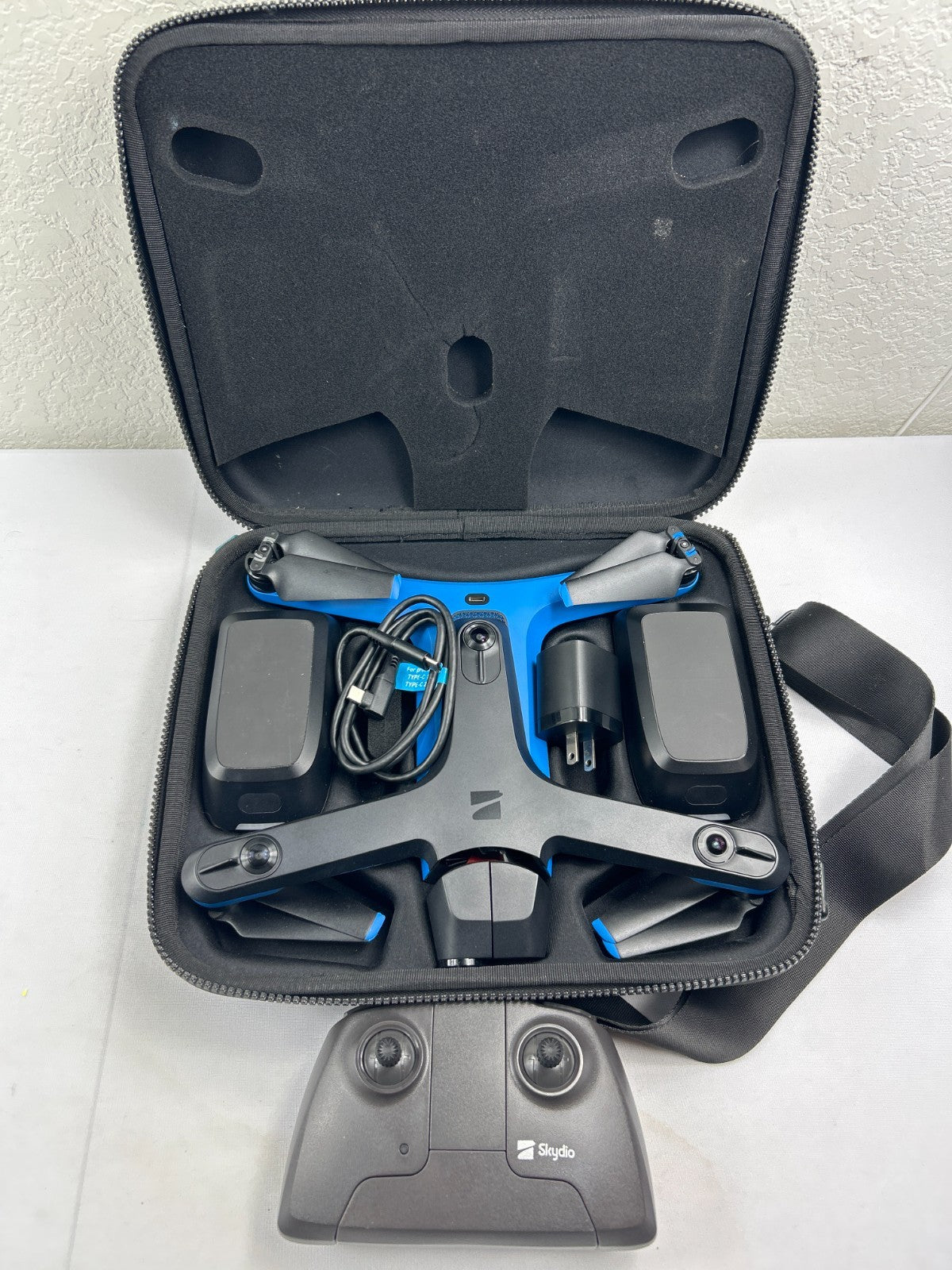 Skydio 2 Drone SDRC2V1 Bundle 2 Batteries MPP3 Controller Case Tested