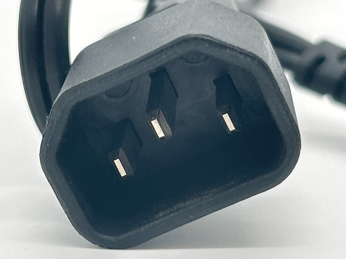 C14 to C7 AC Power Cord 6ft 18AWG 2.5A 250V Black IEC 60320
