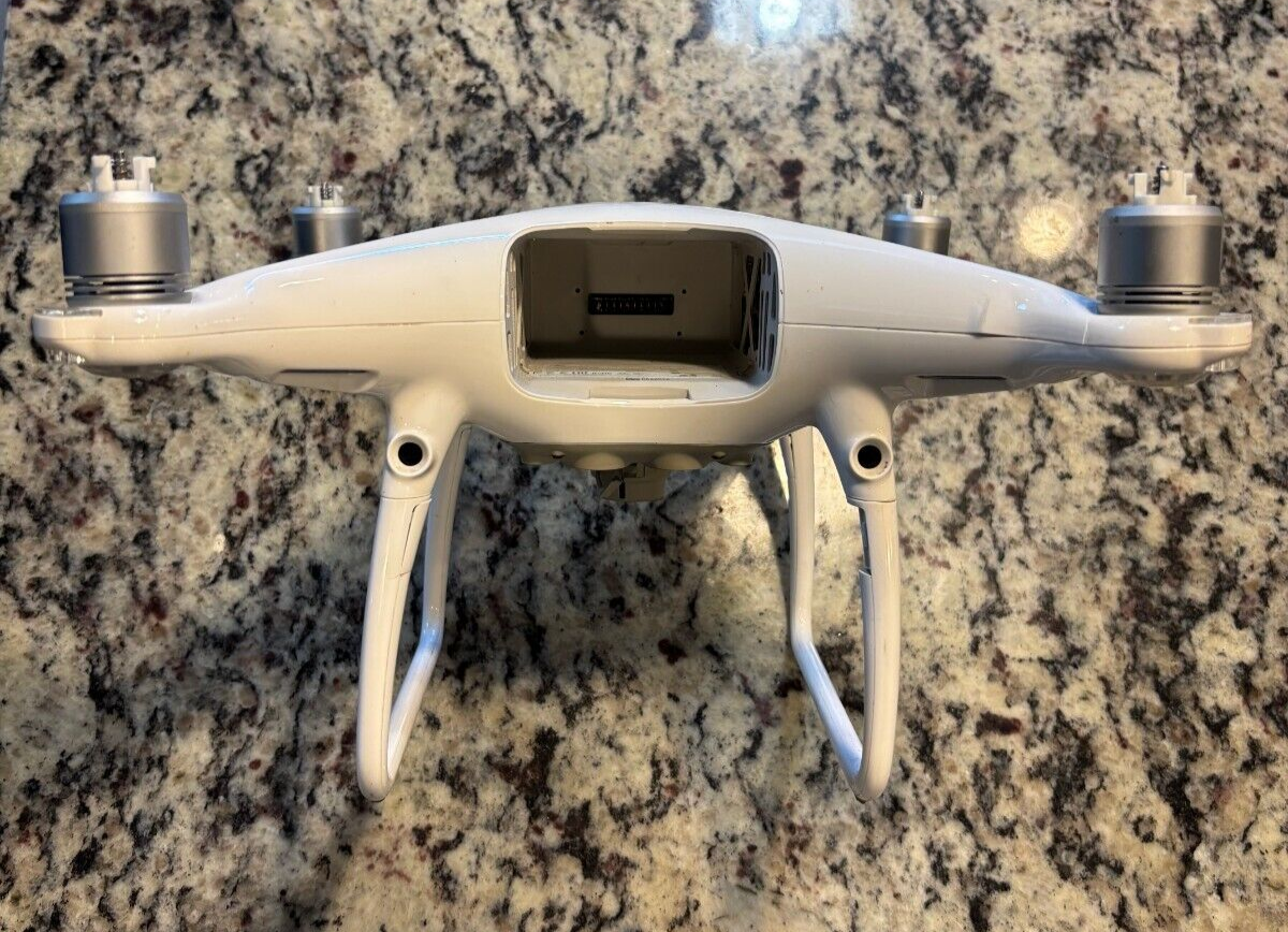 DJI Phantom 4 Pro 4K Drone WM331A White For Parts Repair - No Camera