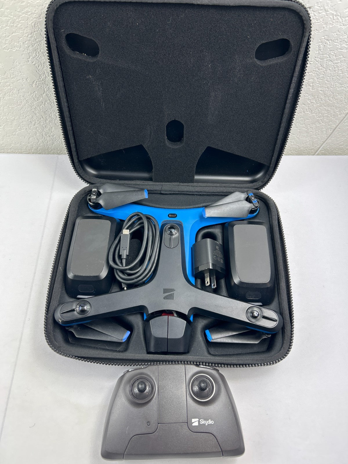 Skydio 2 SDRC2V1 Drone Bundle 2 Batteries Controller Tested Working