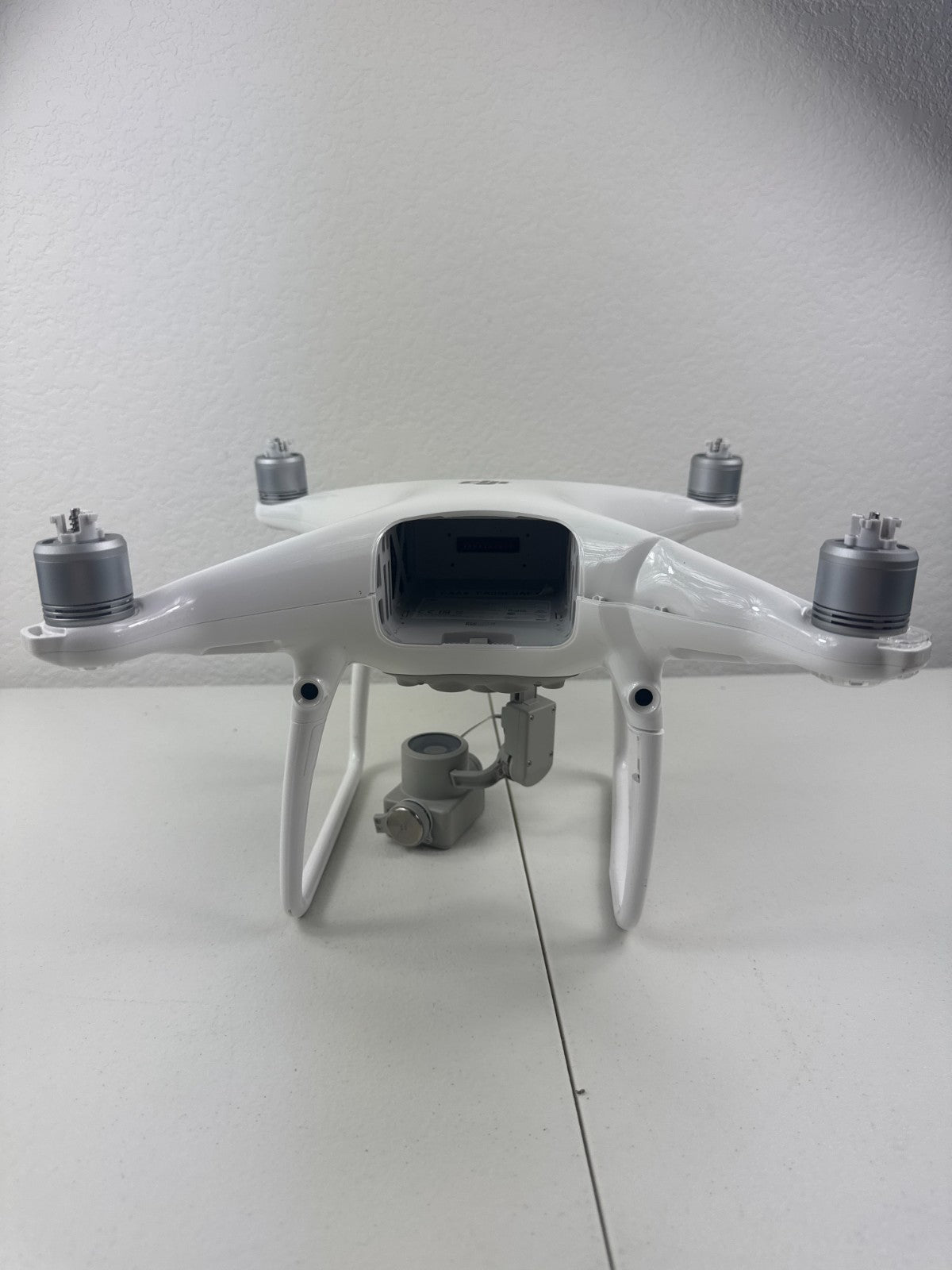 DJI Phantom 4 Pro V2.0 WM331S Drone Body w/ Camera – Crashed – White