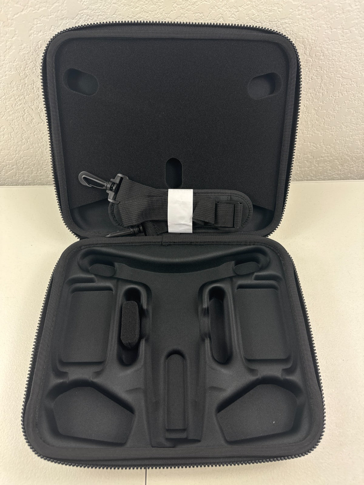 Skydio 2 / 2+ Soft Shoulder Carry Case with Strap – Excellent Condition – Used