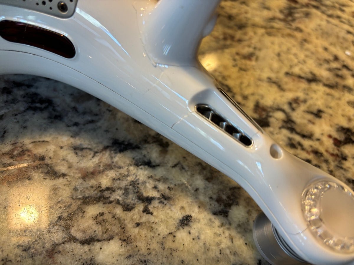 DJI Phantom 4 Pro 4K Drone WM331A White For Parts Repair - No Camera