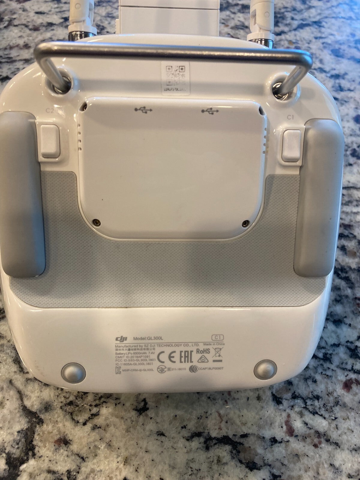 DJI Phantom 4 Pro V2.0 Remote Controller GL300L – For Parts / Bad Speaker