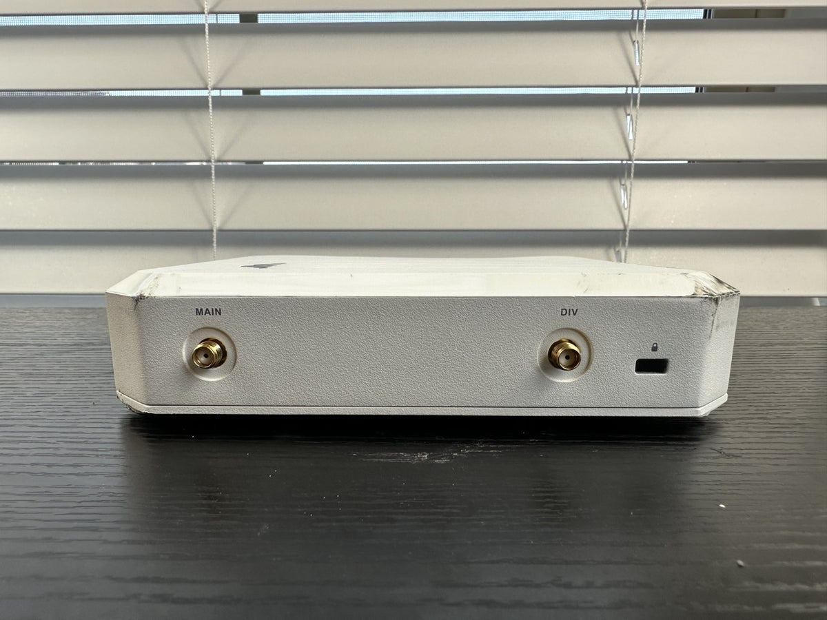 Cradlepoint W1850 5G Wideband Adapter Router (W1850-5GB) – For Parts/Repair