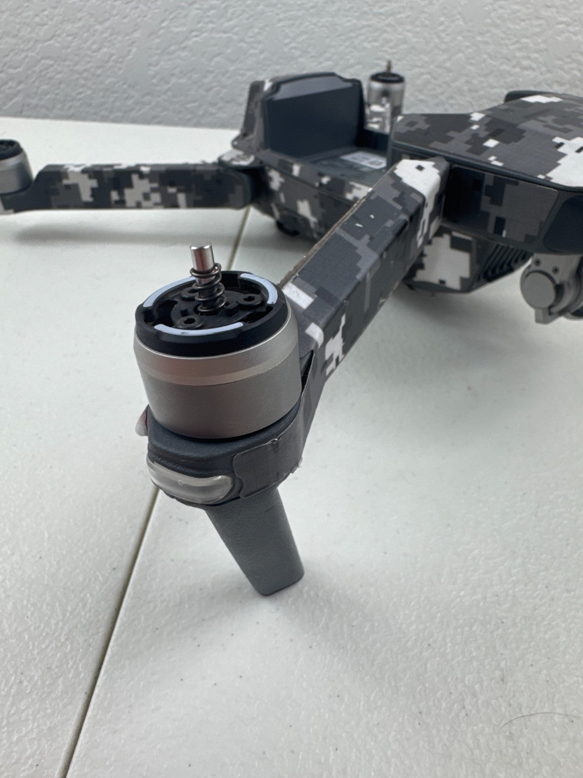 DJI Mavic Pro (M1P) Drone – Digital Camo – Sensor Error – Broken Leg – For Parts