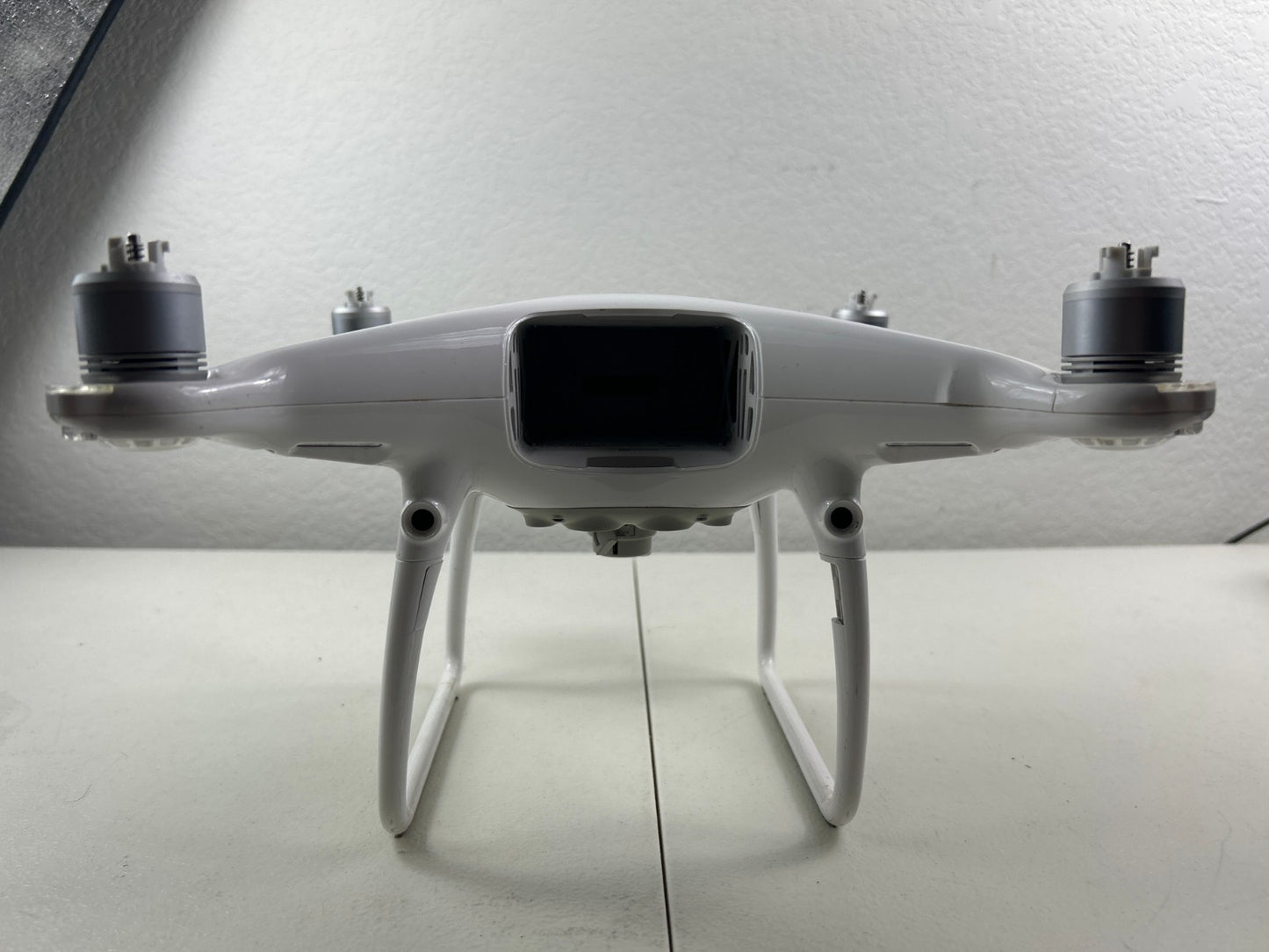 DJI Phantom 4 Pro WM331A 4K Drone – Broken Leg, Missing Camera Unit – For Parts