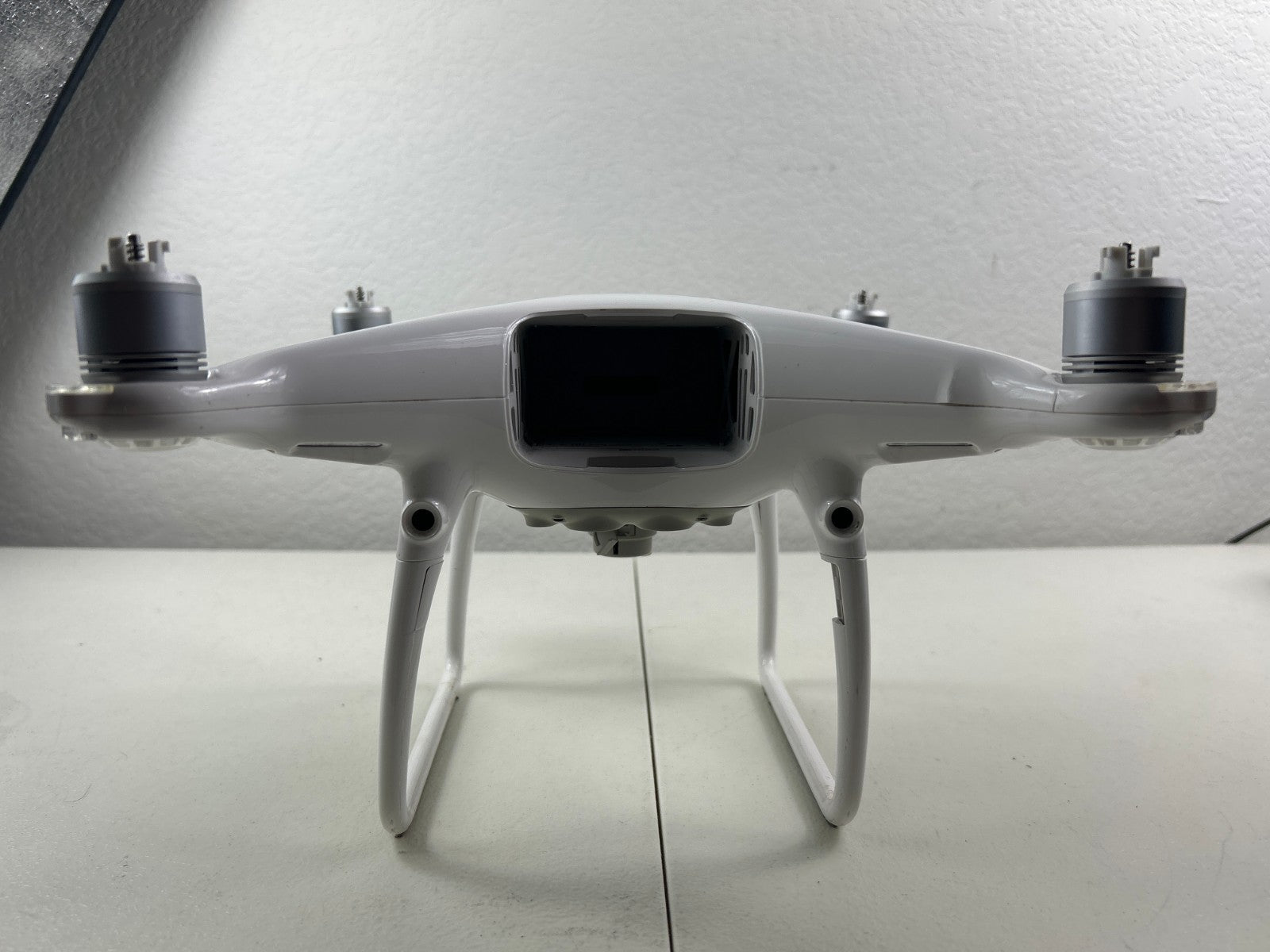 DJI Phantom 4 Pro WM331A 4K Drone – Broken Leg, Missing Camera Unit – For Parts