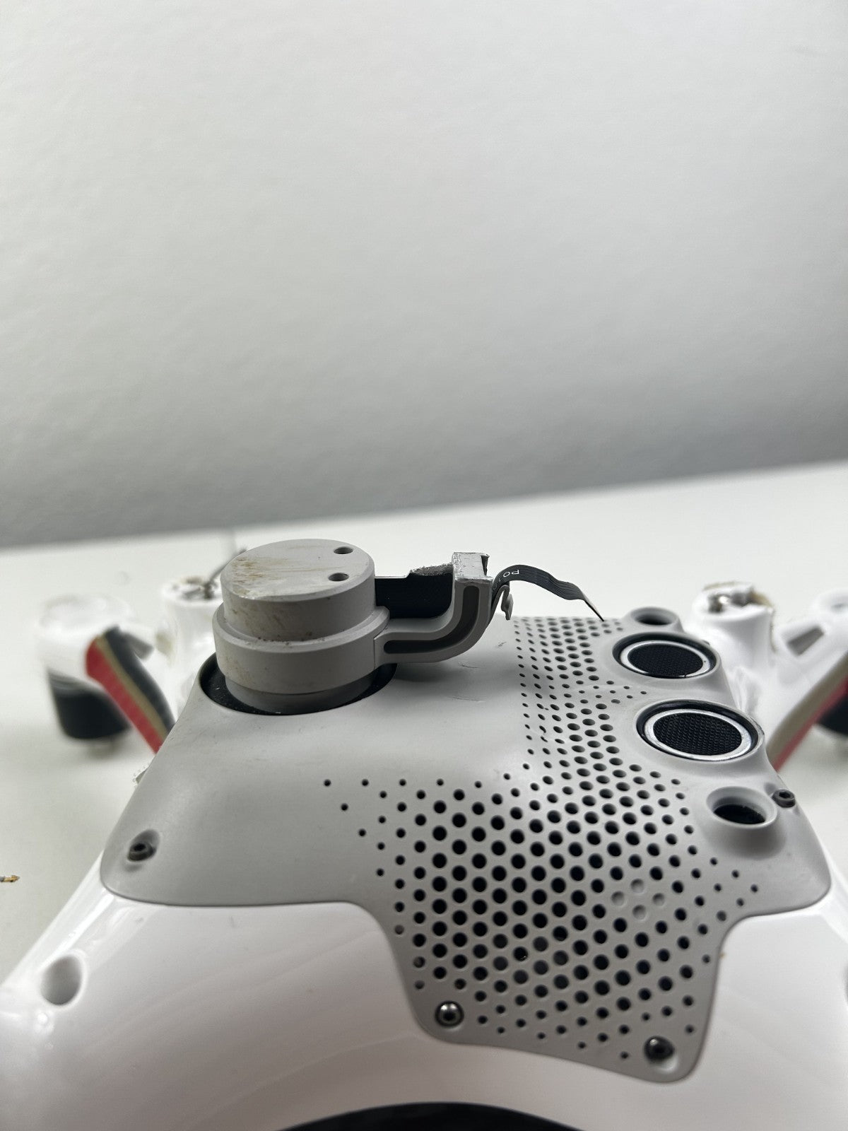 DJI Phantom 4 4K Drone WM330A – No Camera – Legs Detached – For Parts/Repair