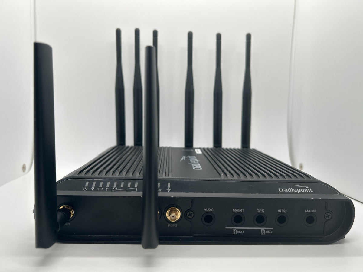 Cradlepoint IBR1700-600M Ruggedized Mobile Wireless Router - w/ Antennas - Used