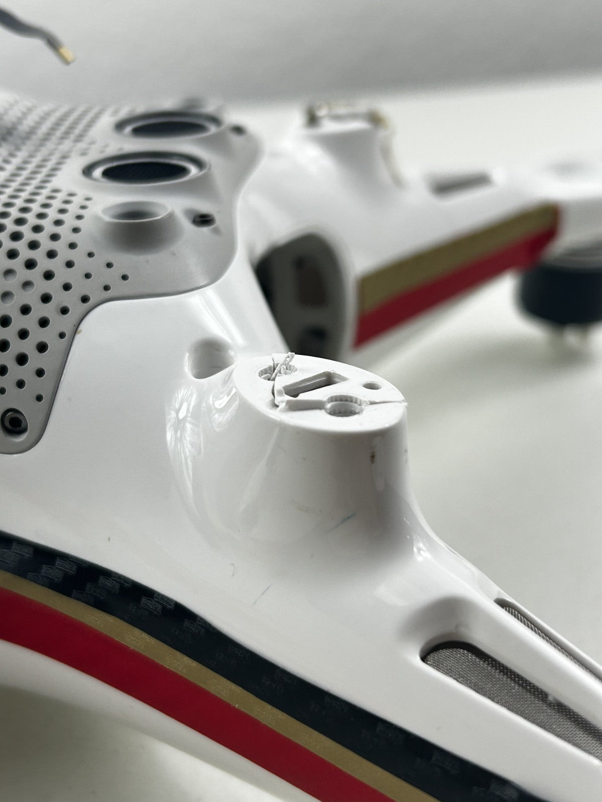 DJI Phantom 4 4K Drone WM330A – No Camera – Legs Detached – For Parts/Repair