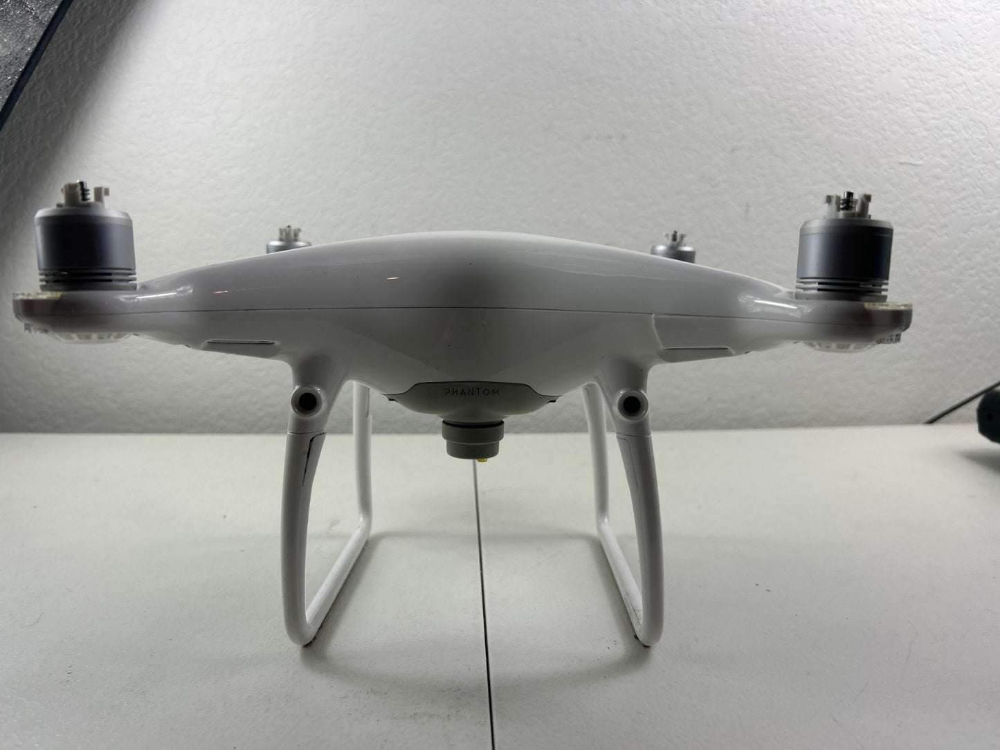 DJI Phantom 4 Pro WM331A 4K Drone – Broken Leg, Missing Camera Unit – For Parts