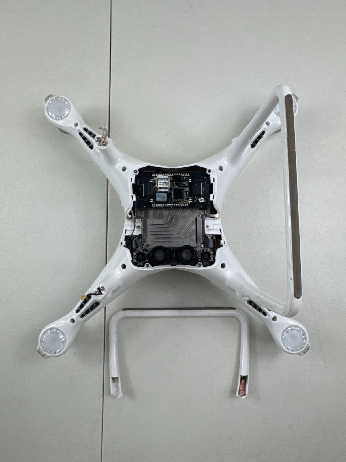 DJI Phantom 4 Pro WM331A 4K Drone – Crashed – Missing Camera – For Parts
