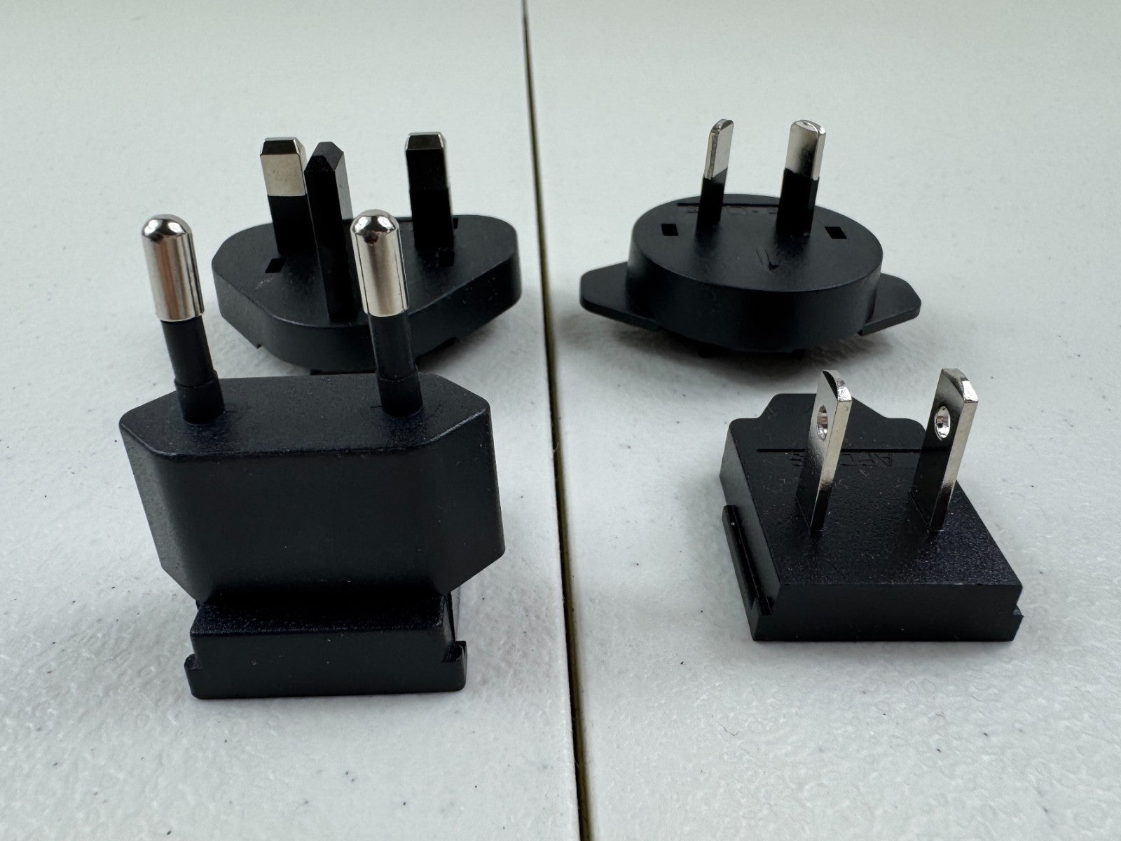 4x International Power Travel Adapters – Worldwide Plug Converters – Used