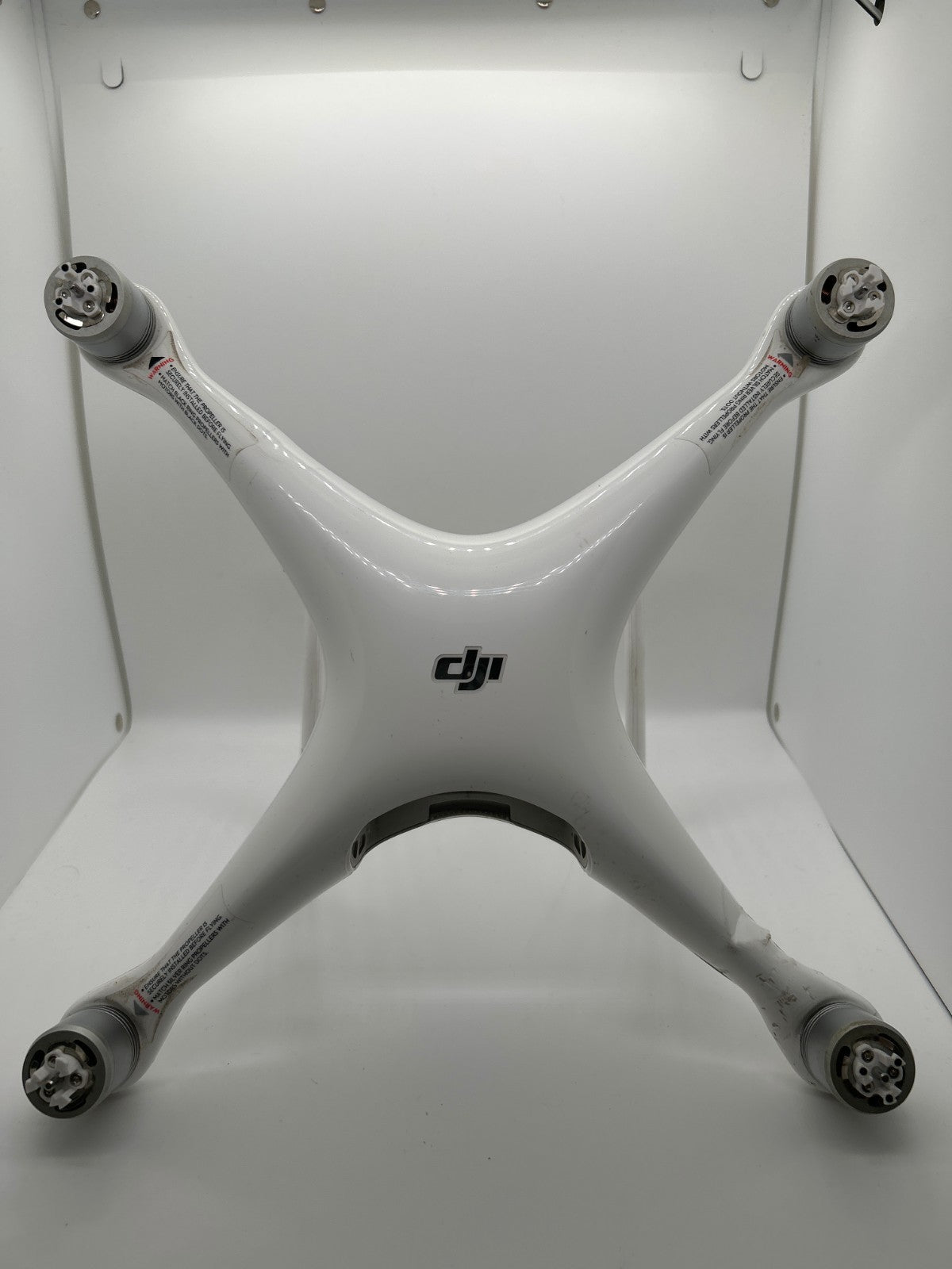 DJI Phantom 4 4K Drone WM330A – Right Arm Damaged – Missing Camera