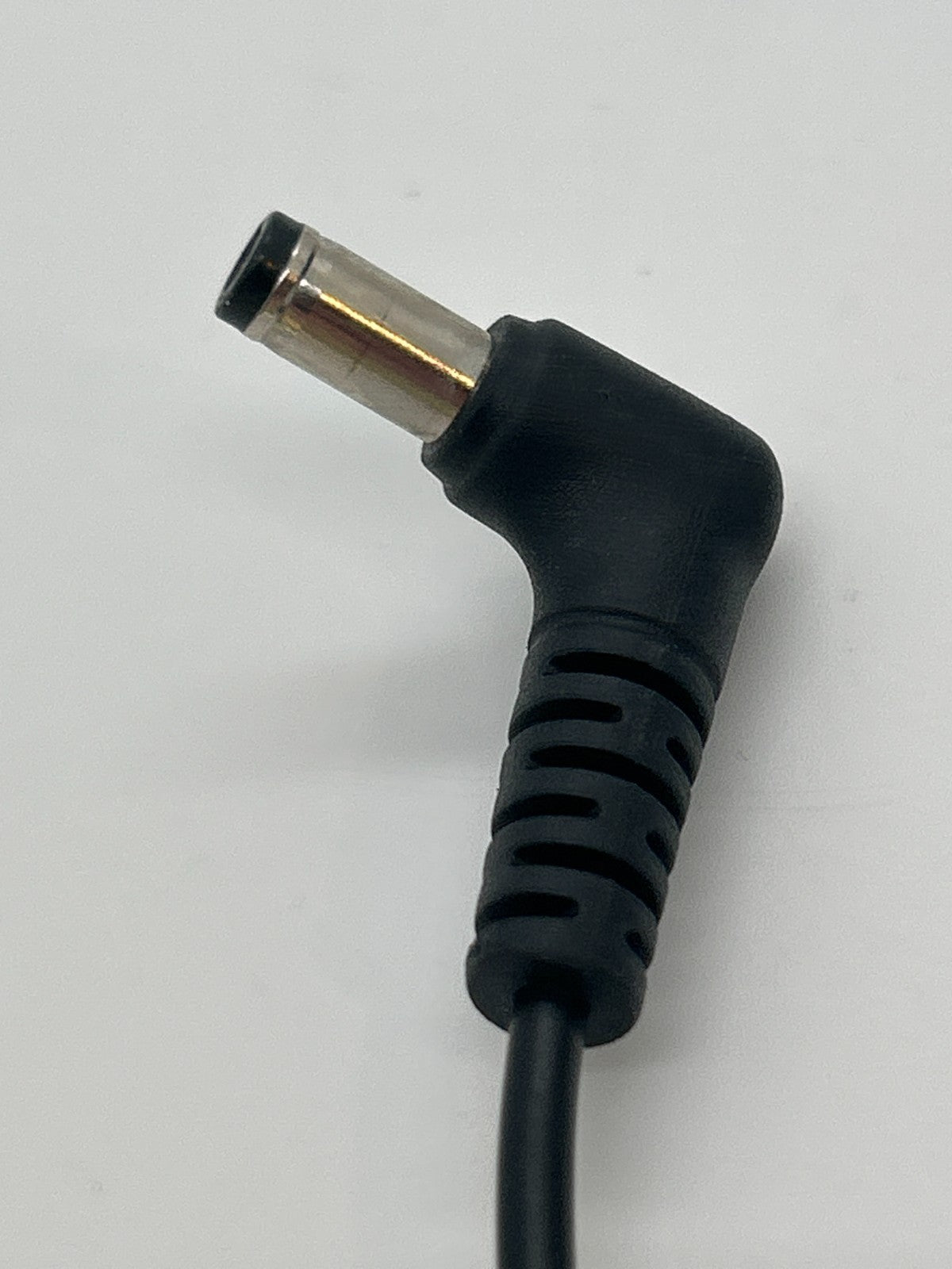 Genuine ADP AC Adapter DA-65C19 65W 19V 3.42A Power Supply Charger