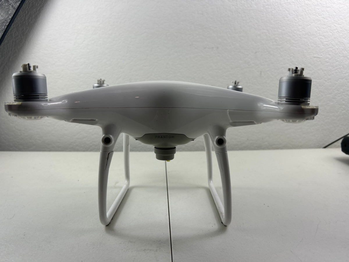 DJI Phantom 4 Pro WM331A 4K Drone – Broken Leg, Missing Camera Unit – For Parts