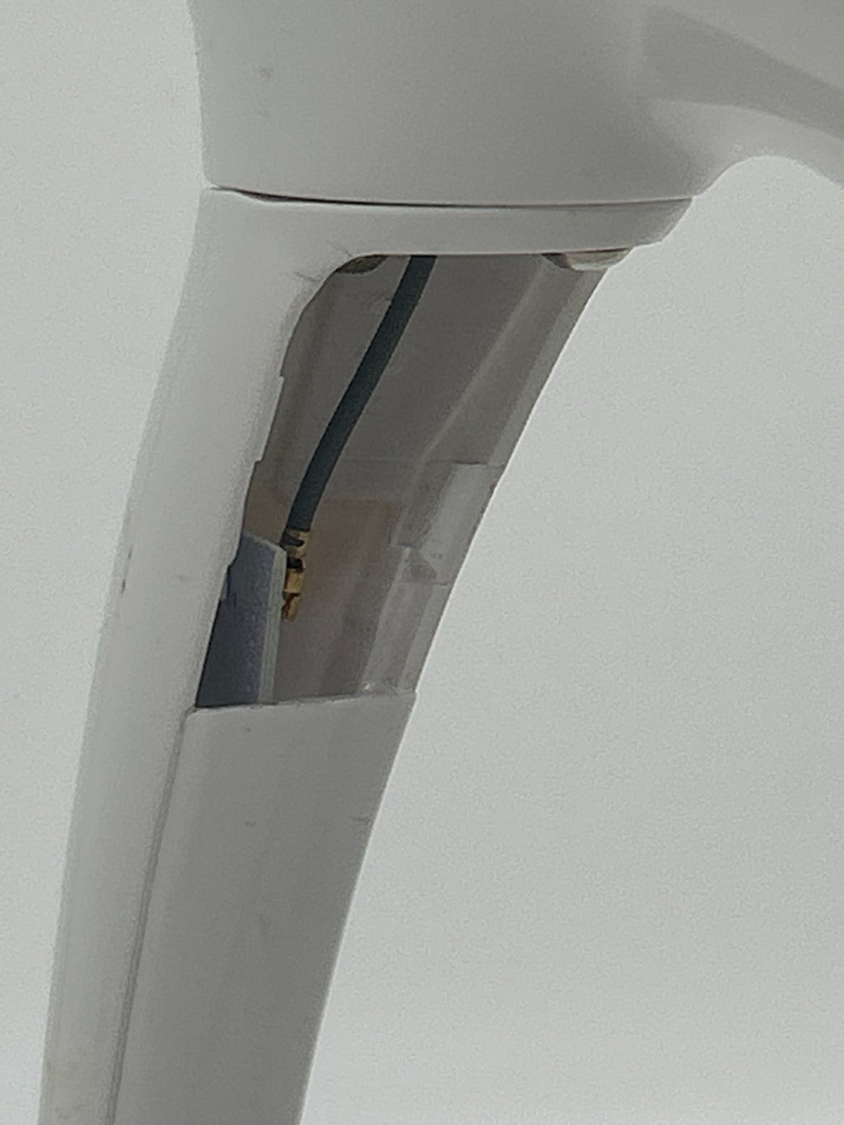 DJI Phantom 4 WM330A Drone & Camera Only - Bad Camera - Damaged Body - For Parts