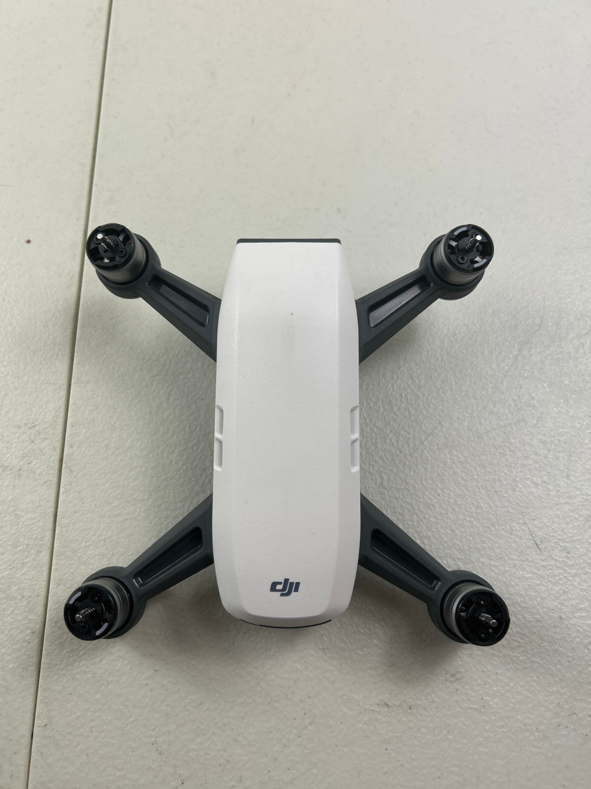 DJI Spark Replacement Drone White – Gimbal Defective, Cover Crack