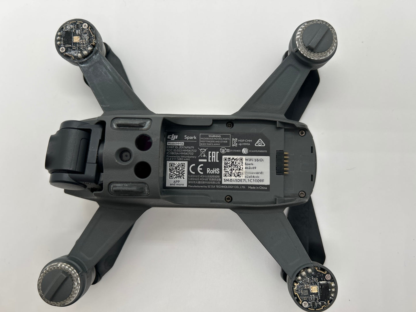 DJI Spark Drone White – Tested Working – Missing LEDS Caps - Used