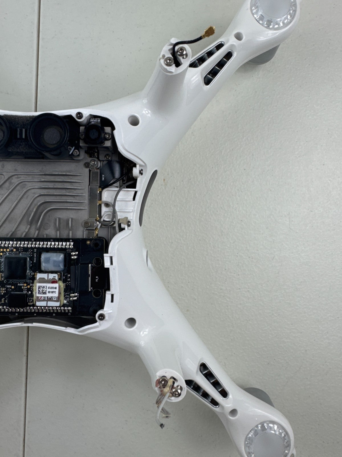 DJI Phantom 4 Pro WM331A 4K Drone – Crashed – Missing Camera – For Parts
