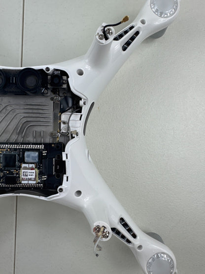 DJI Phantom 4 Pro WM331A 4K Drone – Crashed – Missing Camera – For Parts